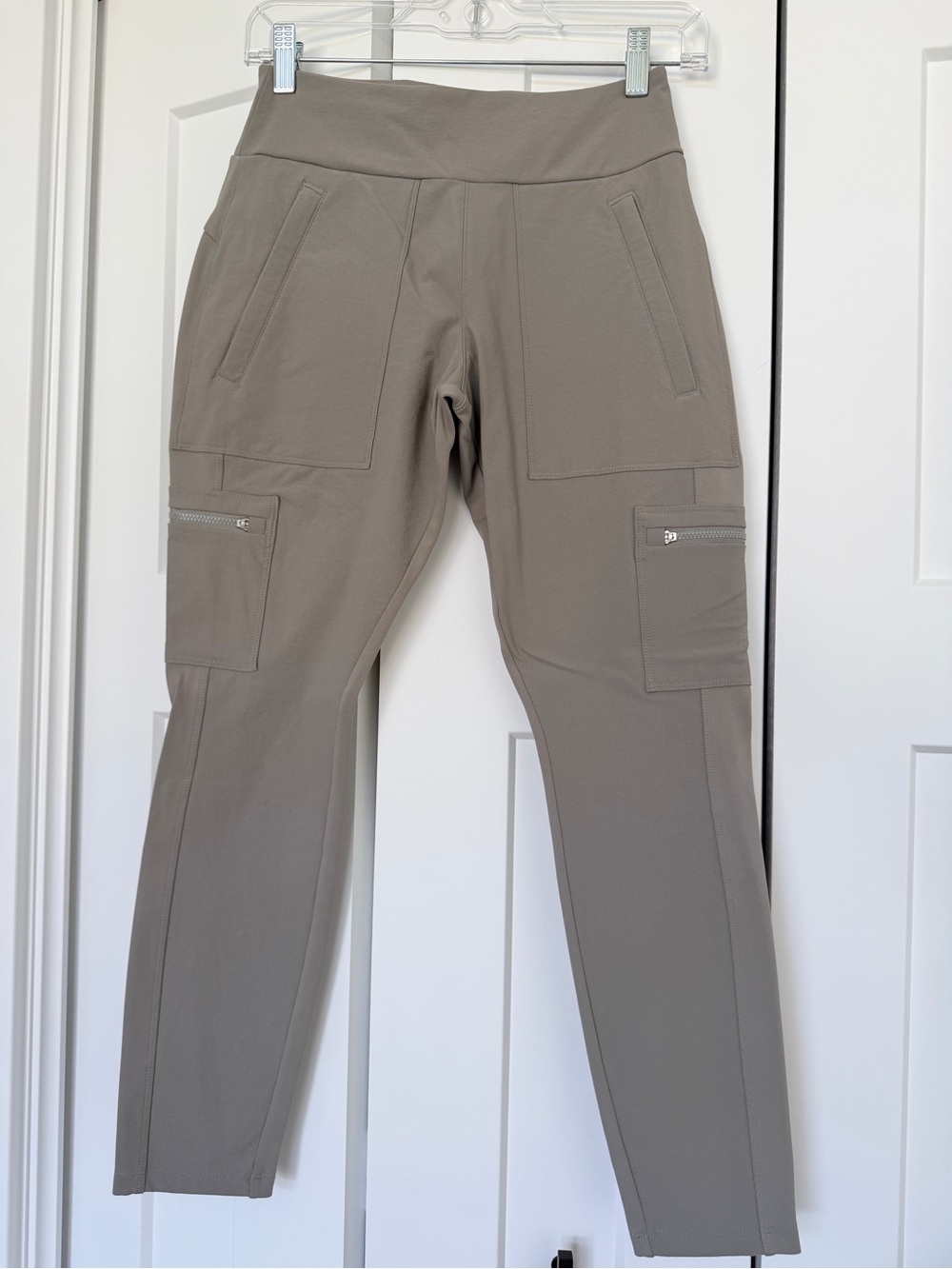 Athleta Headlands Hybrid Cargo Leggings